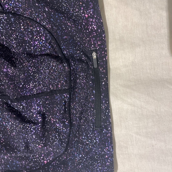 Lululemon Leggings Size 6! Galaxy print - Picture 3 of 6